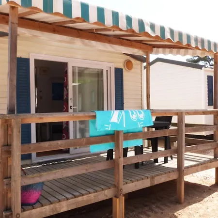 Tikayan La Célestine 3* Beynes (Alpes-de-Haute-Provence)