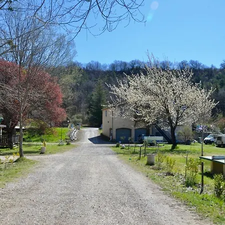 Tikayan La Célestine