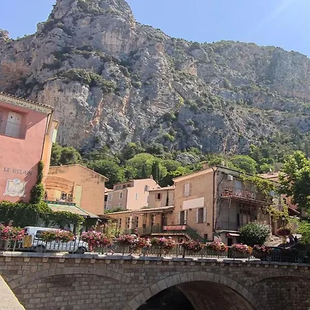 Tikayan La Celestine Beynes (Alpes-de-Haute-Provence)