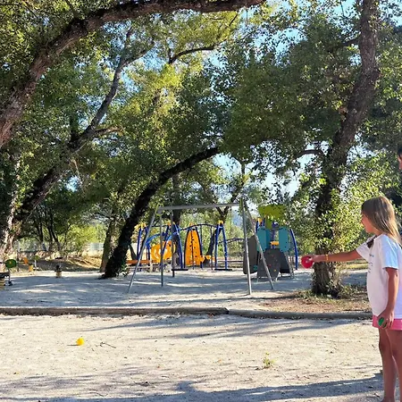Campingplads Tikayan La Celestine Beynes (Alpes-de-Haute-Provence)